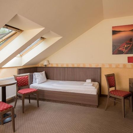 פראג Hotel Ostruvek מראה חיצוני תמונה