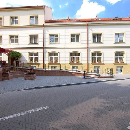 פראג Hotel Ostruvek מראה חיצוני תמונה