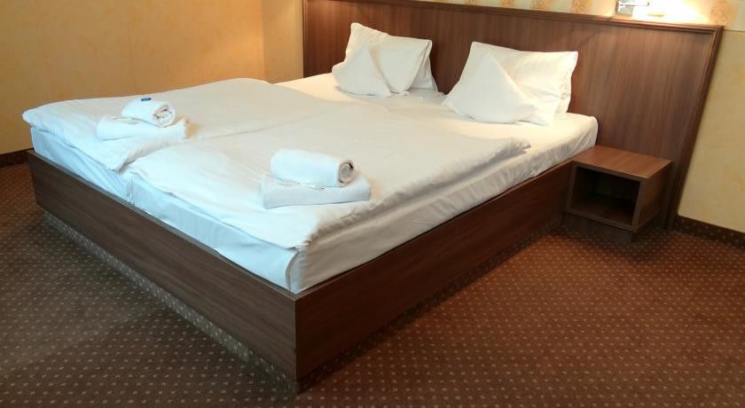פראג Hotel Ostruvek מראה חיצוני תמונה