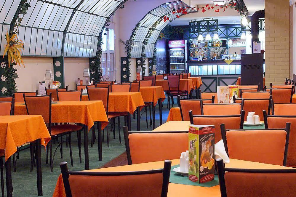 פראג Hotel Ostruvek מראה חיצוני תמונה