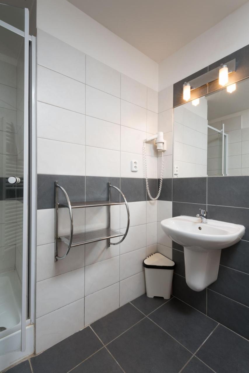 פראג Hotel Ostruvek מראה חיצוני תמונה